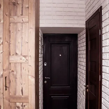 In The Center In The House With Atlantes *