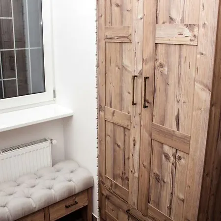 In The Center In The House With Atlantes