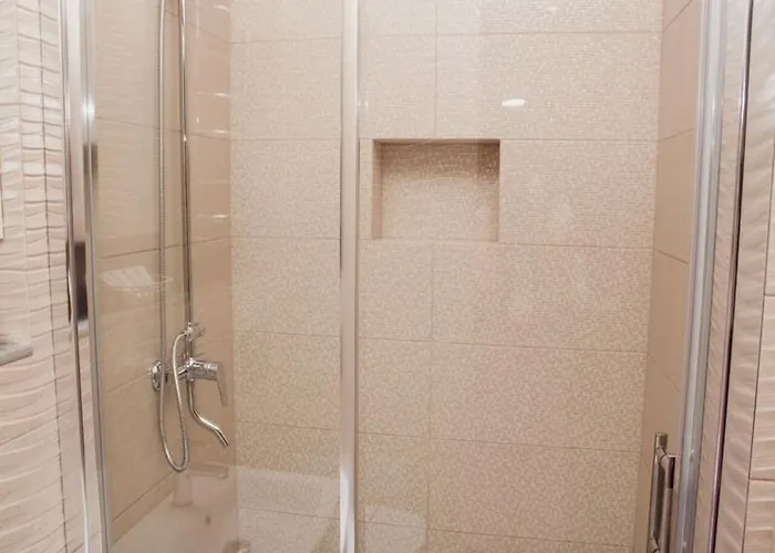 In The Center In The House With Atlantes Одеса